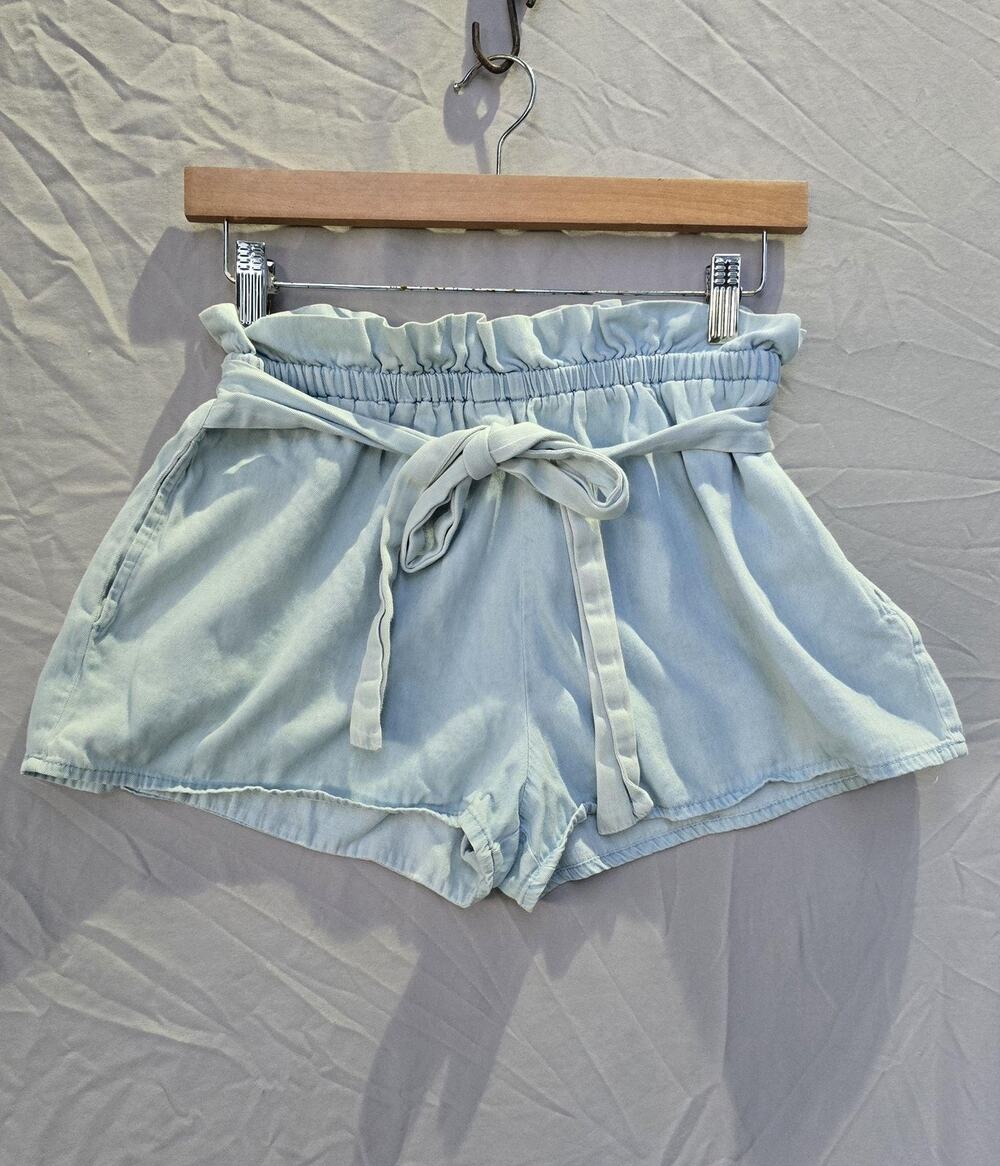 Love Tree Shorts Womens Small Blue Chambray Paperbag Belted Elastic Waist Casual